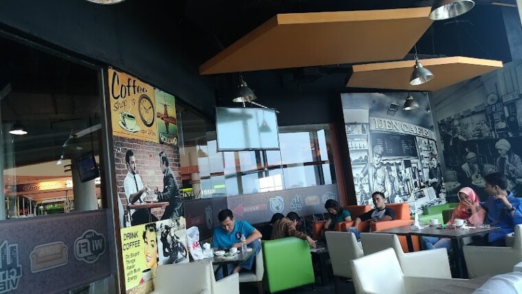 Loosen Cafe (0) in Wonokromo, Kota Surabaya