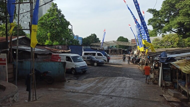 Parkiran mobil Mas Joko (0) in Kramat Jati, Kota Jakarta Timur